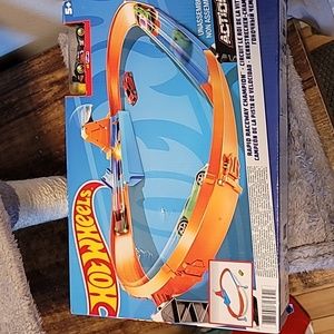 Hot wheels rapid raceway champion racetrack brand new